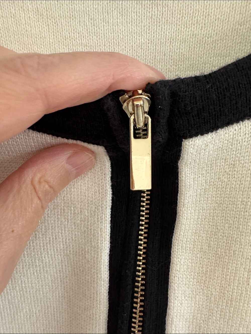 Ann Taylor Factory White Crewneck Zip Cardigan with Black Trim - size XS - Picture 5 of 8